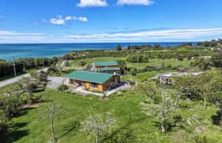 6 Port Robinson Road, Domett