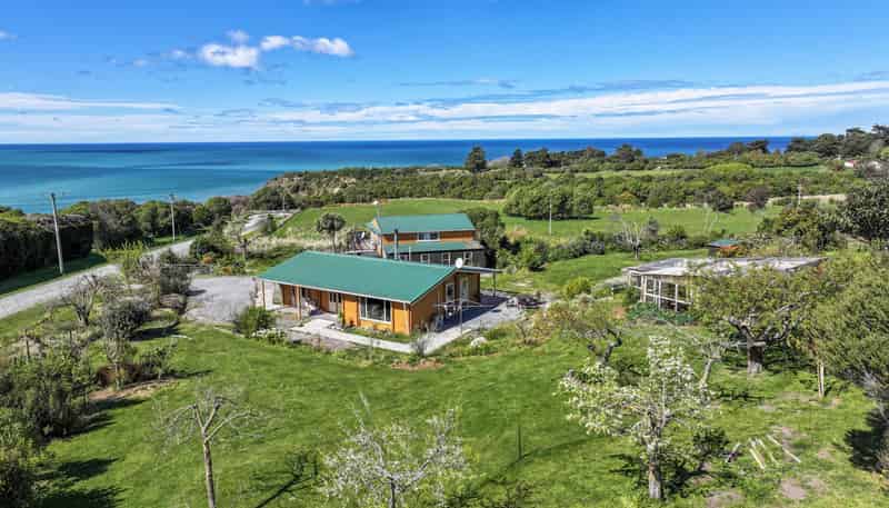 6 Port Robinson Road, Domett