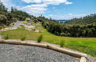 280 Aucks Road, Russell