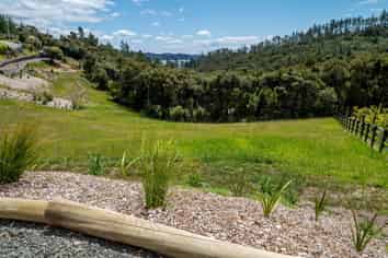 280 Aucks Road, Russell