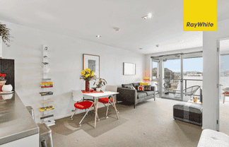 6V/435 New North Road, Kingsland