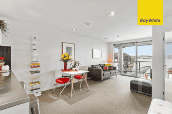 6V/435 New North Road, Kingsland