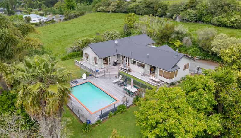 502 Ness Valley Road, Clevedon