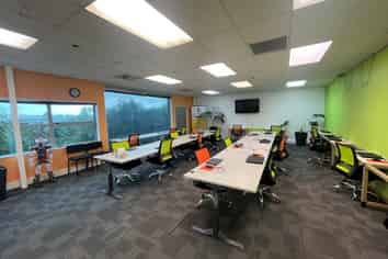QUALITY OFFICE OPPORTUNITY - FLAT BUSH
