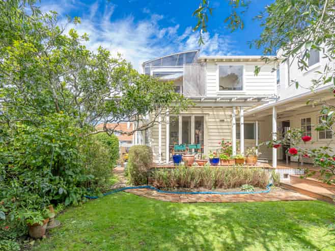 8 Amiria Street, Saint Marys Bay