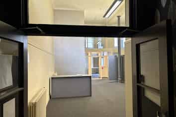 Stunning, great value office building