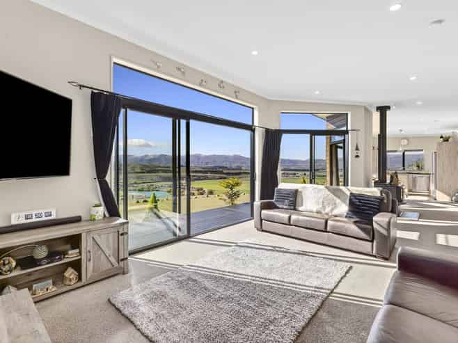 98 Riverview Road, Queensberry