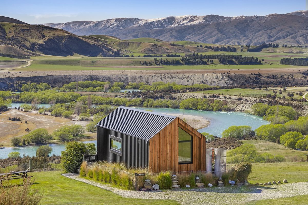 Breathtaking River Views with Home and Tiny House