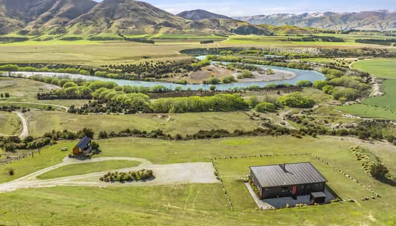 98 Riverview Road, Queensberry