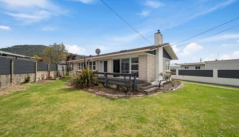 74 Lisa Crescent, Mangakakahi
