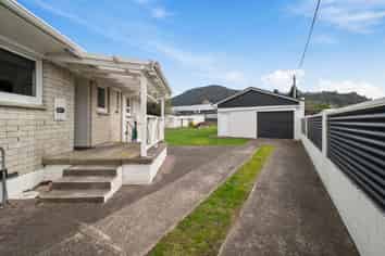 74 Lisa Crescent, Mangakakahi