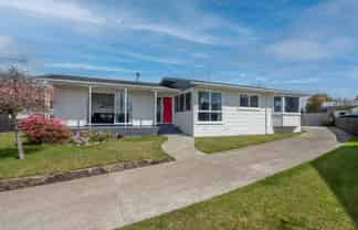 19 Alison Street, Mangakakahi