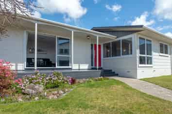 19 Alison Street, Mangakakahi
