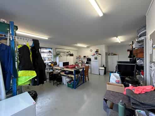 Savills | Immaculate Industrial Unit – 371sqm