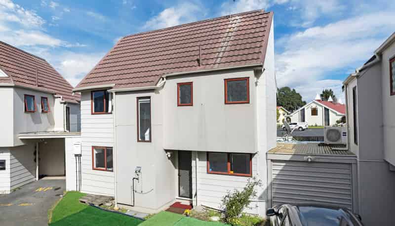 11/19A Gray Avenue, Mangere East