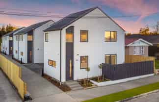 2/20 Shearer Avenue, Papanui