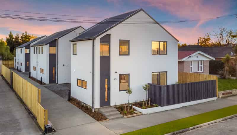 2/20 Shearer Avenue, Papanui
