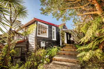 33 Dundee Street, Stewart Island