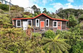 33 Dundee Street, Stewart Island