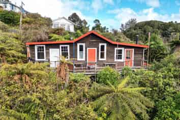 33 Dundee Street, Stewart Island