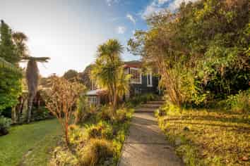 33 Dundee Street, Stewart Island
