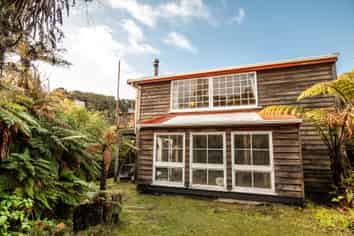 33 Dundee Street, Stewart Island