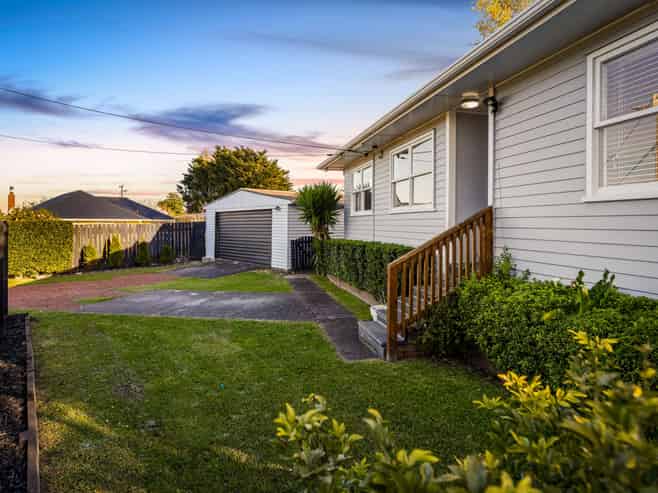 1/86 Tirimoana Road, Te Atatu South