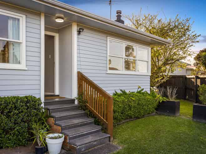 1/86 Tirimoana Road, Te Atatu South