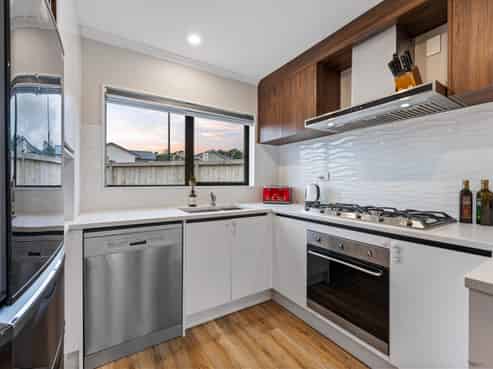 2 Lumbarda Drive, Kumeu