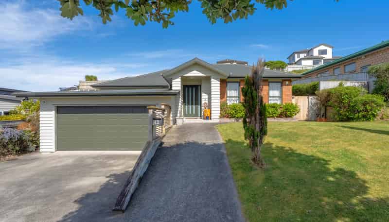 42 Tongariro Drive, Aotea