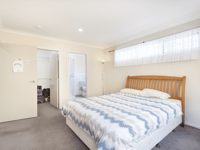 42 Tongariro Drive, Aotea