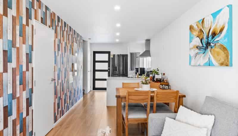 4/6 South Pacific Place, Henderson