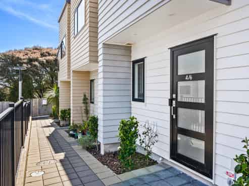 4/6 South Pacific Place, Henderson