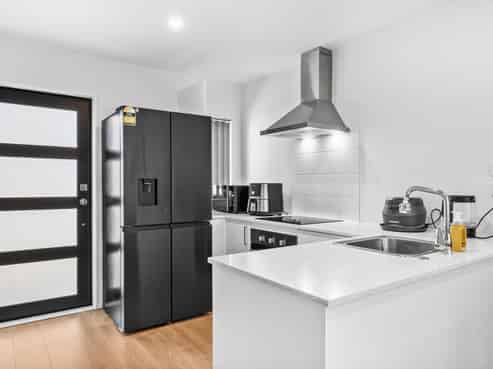 4/6 South Pacific Place, Henderson