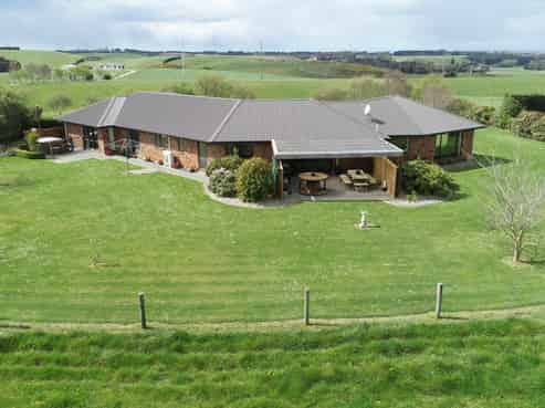 341 Airedale Road, Weston