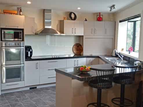 341 Airedale Road, Weston