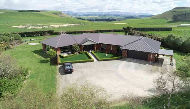 341 Airedale Road, Weston