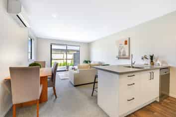 2/36 Odette Street, Bader