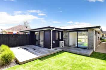 2/36 Odette Street, Bader