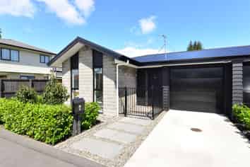 2/36 Odette Street, Bader