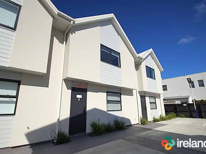 2/32 Cross Street, Phillipstown