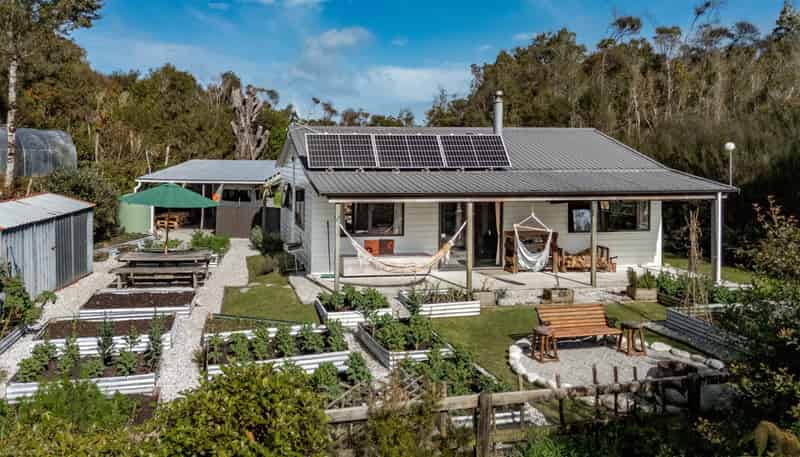 167 Darkies Terrace Road, Charleston