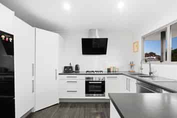 22 Gilbass Avenue, Hamilton Lake
