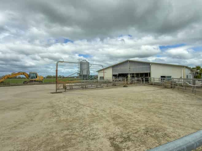 156 Front Miranda Road, Waitakaruru