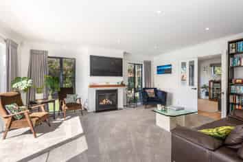 18 Clyde Road, Riccarton