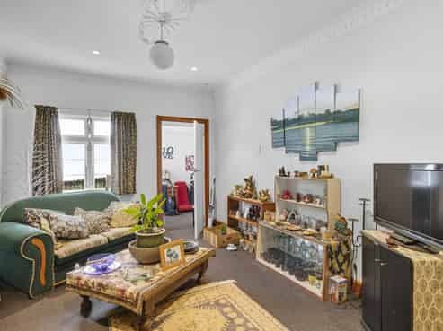 Prime freehold commercial investment