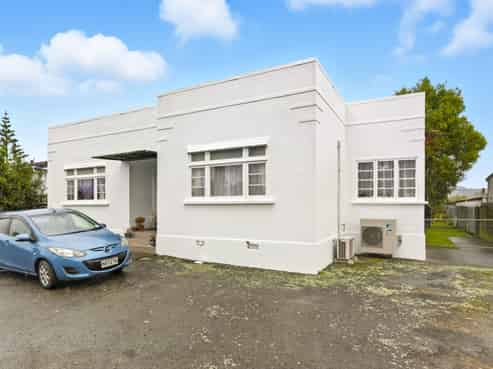 Prime freehold commercial investment