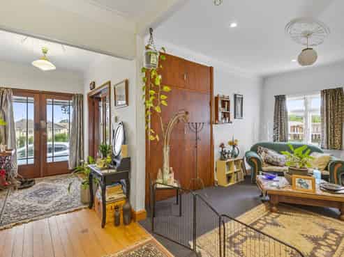 Prime freehold commercial investment