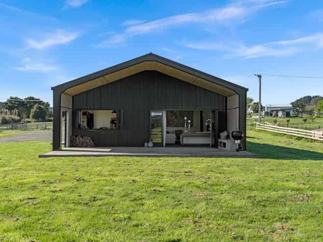 8 Paparoa Road, Mangapai