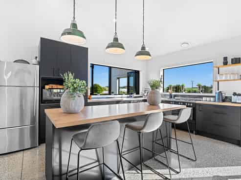 8 Paparoa Road, Mangapai